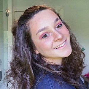 Meet your Posher, Ava